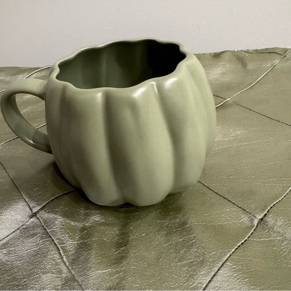 BNWT STARBUCKS green pumpkin coffee mug. - Picture 4 of 4